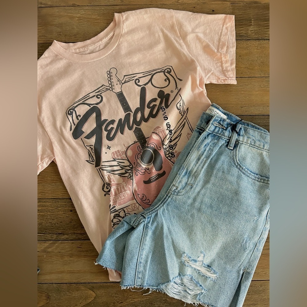 HIDDEN Logan High Rise Light Wash distressed denim shorts Sz Small - Picture 5 of 13